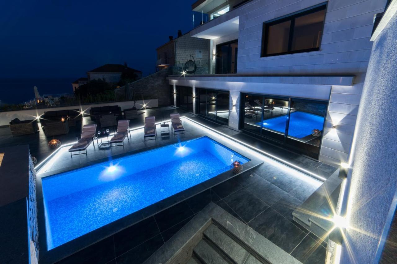 Jolie Villa