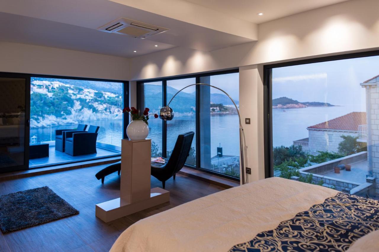 Jolie Villa *