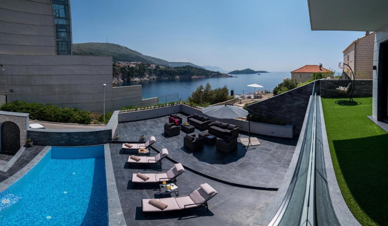 Jolie Villa *